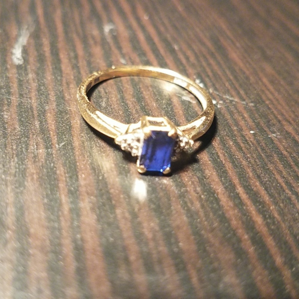 Gold ring